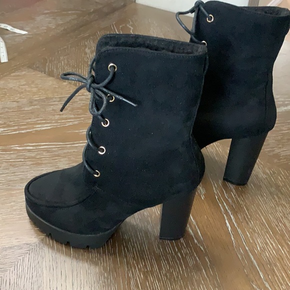 Cape Robbin black platform chunky boot - Picture 8 of 17